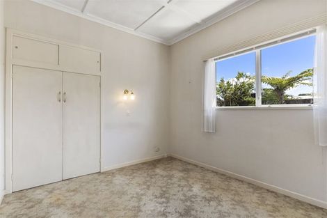 Photo of property in 42 Takutai Avenue, Half Moon Bay, Auckland, 2012