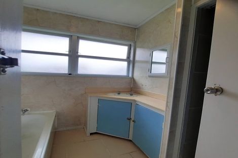 Photo of property in 33 Sunnypark Avenue, Rosehill, Papakura, 2113