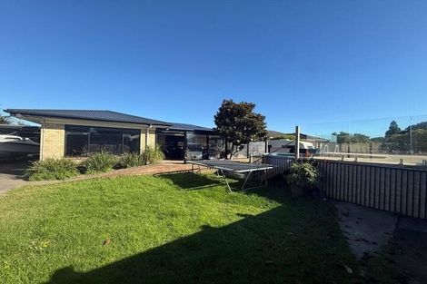 Photo of property in 99 Kitchener Road, Waiuku, 2123