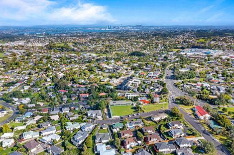 Photo of property in 2/4 Ross Avenue, Glenfield, Auckland, 0629