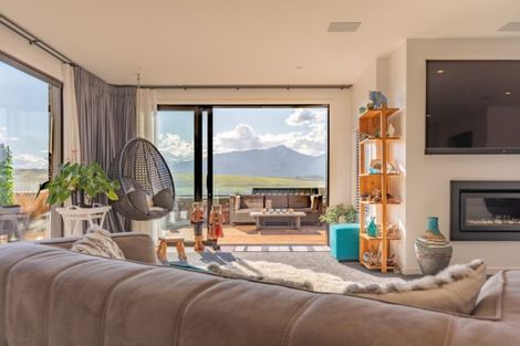 Photo of property in 27 Rannoch Drive, Jacks Point, Queenstown, 9371