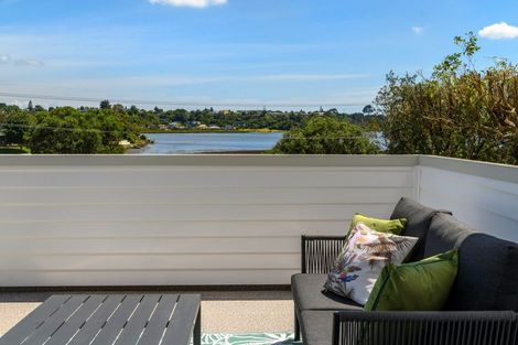 Photo of property in 192 Welcome Bay Road, Welcome Bay, Tauranga, 3112
