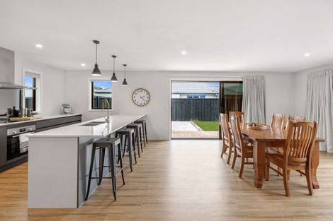 Photo of property in 2 Hunter Lane, Amberley, 7410