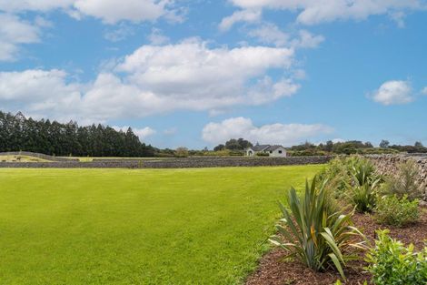 Photo of property in 8 Stonedale Way, Te Kamo, 0185