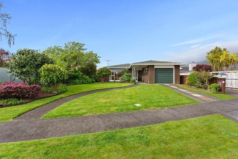 Photo of property in 11 Rewarewa Crescent, Waikanae, 5036