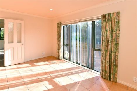Photo of property in 8 Kath Hopper Drive, Orewa, 0931