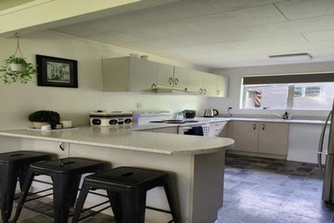 Photo of property in 1138 South Road, Oakura, 4314