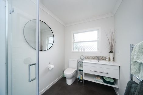 Photo of property in 33 Newcastle Street, Hokowhitu, Palmerston North, 4410