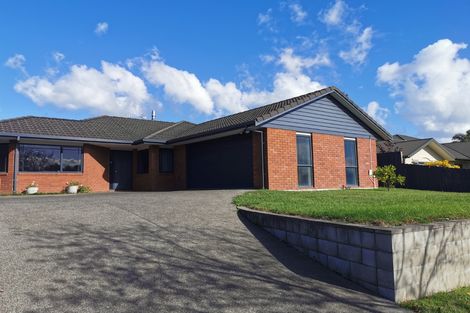 Photo of property in 33 Saint James Drive, Huntington, Hamilton, 3210