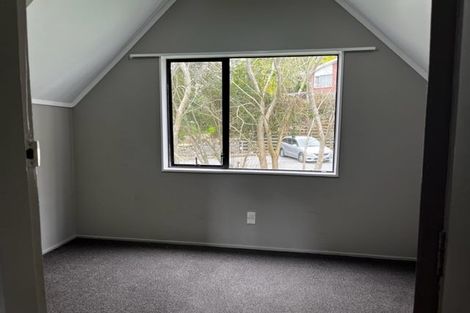 Photo of property in 76a Newlands Road, Newlands, Wellington, 6037