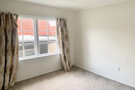 Photo of property in 1/42 Holland Road, Hillcrest, Auckland, 0627