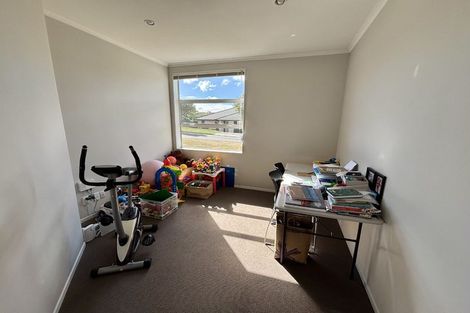 Photo of property in 6 Catlins Glen, Aotea, Porirua, 5024