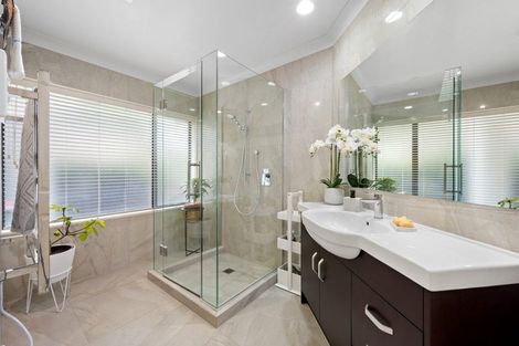 Photo of property in 9 Chisbury Terrace, Shelly Park, Auckland, 2014