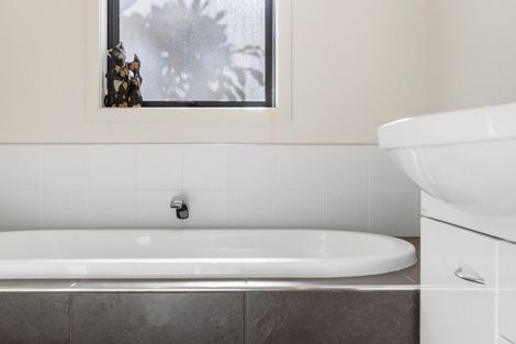 Photo of property in 27 Farrant Drive, Wanaka, 9305