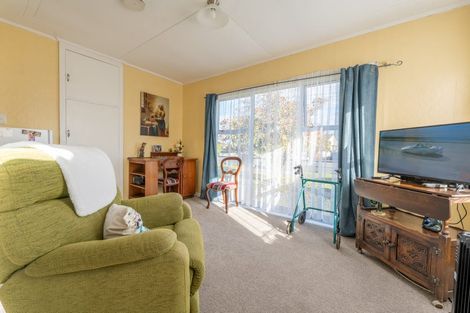 Photo of property in 15 Rugby Street, Waimate, 7924