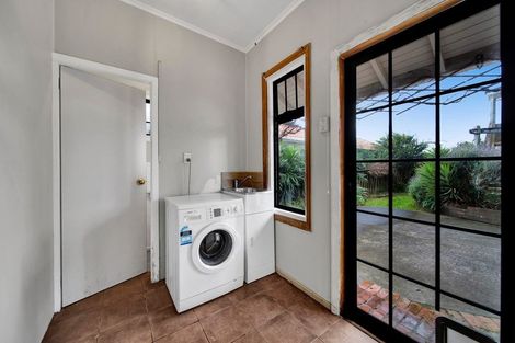 Photo of property in 31 Lyn Street, Lynmouth, New Plymouth, 4310