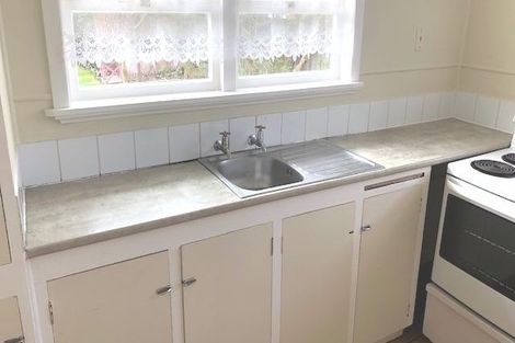 Photo of property in 16 Pomaria Road, Henderson, Auckland, 0610