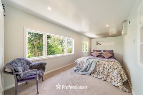 Photo of property in 24 Miromiro Road, Normandale, Lower Hutt, 5010