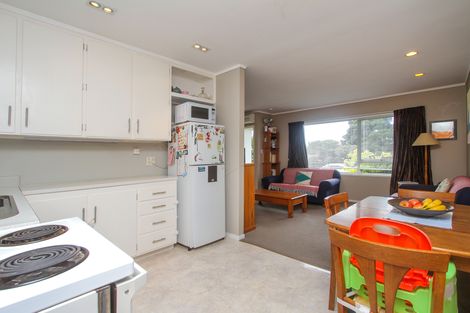 Photo of property in 1b Karaka Street, New Lynn, Auckland, 0600