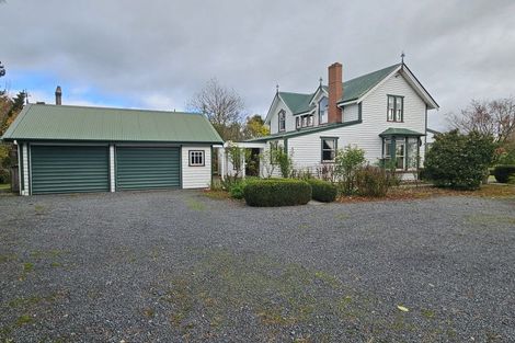Photo of property in 74 Riverbank Road, Inch Clutha, Kaitangata, 9281