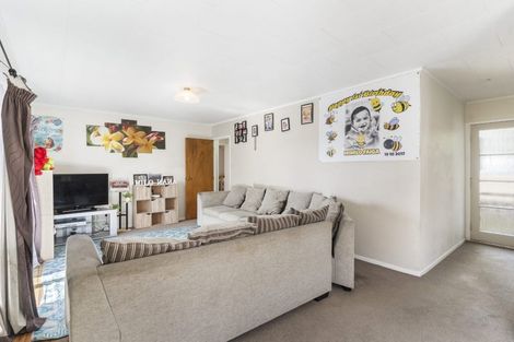 Photo of property in 6 Katrina Place, Massey, Auckland, 0614