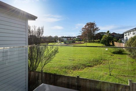 Photo of property in 21e Montgomery Avenue, Belmont, Auckland, 0622