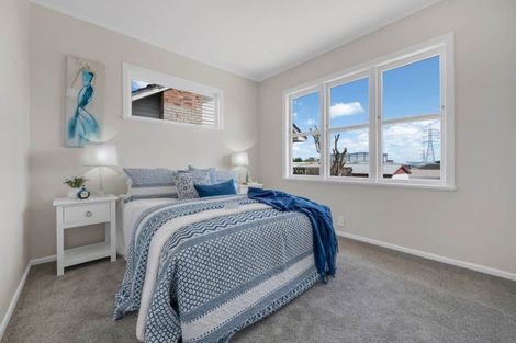 Photo of property in 27 Takanini Road, Takanini, 2112