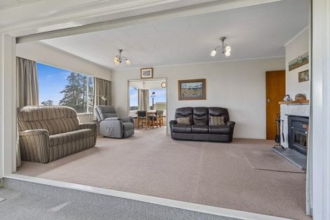 Photo of property in 155 Cross Road, Lepperton, New Plymouth, 4373