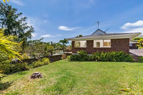Photo of property in 2/12 Hollyhock Place, Browns Bay, Auckland, 0630