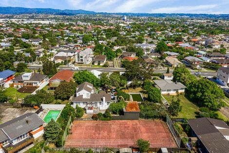 Photo of property in 107 Te Atatu Road, Te Atatu South, Auckland, 0610