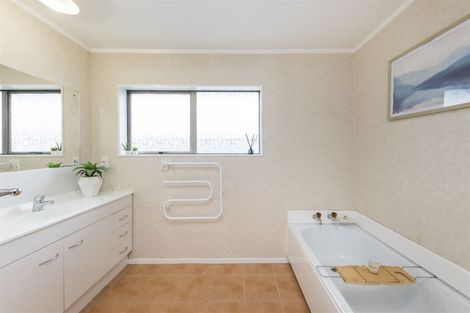 Photo of property in 80 John F Kennedy Drive, Milson, Palmerston North, 4414