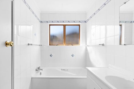 Photo of property in 28 Gibson Road, Tuakau, 2121