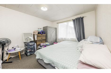 Photo of property in 2 Hobman Place, Manurewa, Auckland, 2102