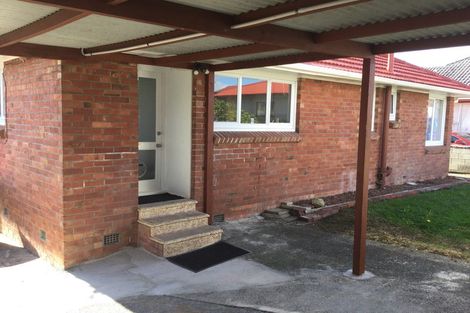 Photo of property in 5 Paton Avenue, Te Atatu South, Auckland, 0610