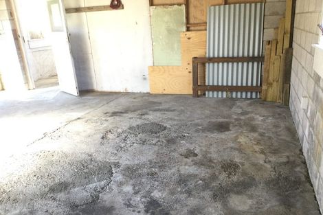 Photo of property in 5 Paton Avenue, Te Atatu South, Auckland, 0610