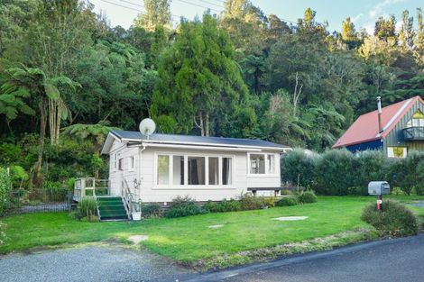 Photo of property in 37 Tombleson Road, Lake Rotoma, Rotorua, 3074