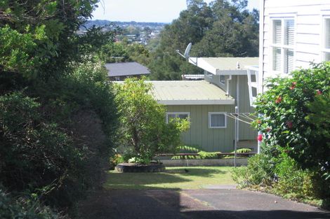 Photo of property in 2/319 Glenfield Road, Glenfield, Auckland, 0629