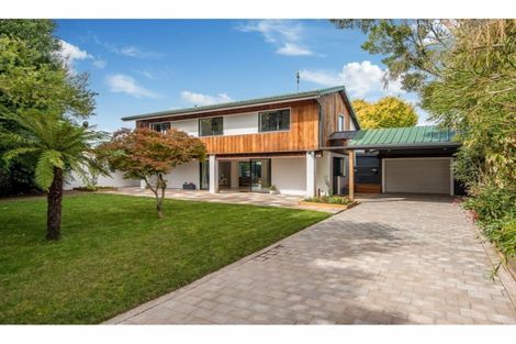 Photo of property in 23 Derrett Place, Saint Martins, Christchurch, 8022