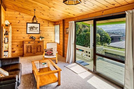 Photo of property in 33 Leeward Drive, Whitby, Porirua, 5024