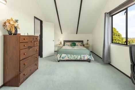 Photo of property in 10 Kakariki Grove, Waikanae, 5036