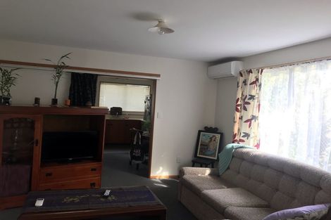 Photo of property in 72 Waratah Street, Avondale, Christchurch, 8061