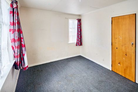 Photo of property in 24 Pearce Crescent, Taita, Lower Hutt, 5011