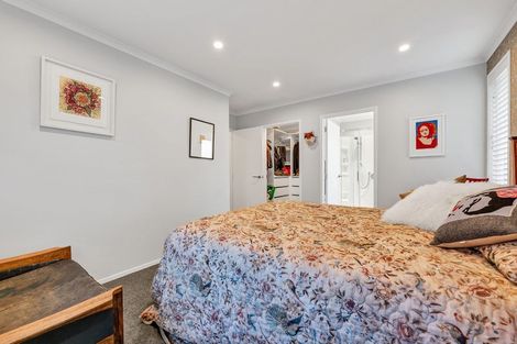 Photo of property in 83a Young Street, New Plymouth, 4310