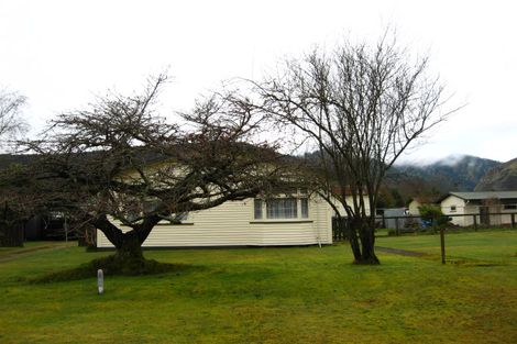 Photo of property in 5 Mace Street, Reefton, 7830