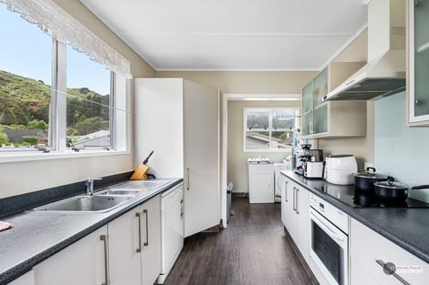 Photo of property in 82 Hewer Crescent, Naenae, Lower Hutt, 5011
