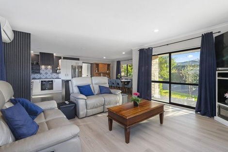 Photo of property in 12 Rays Way, Tuakau, 2121