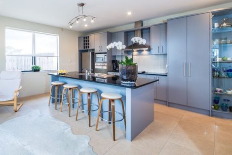 Photo of property in 17 Gordon Stanley Drive, Massey, Auckland, 0614