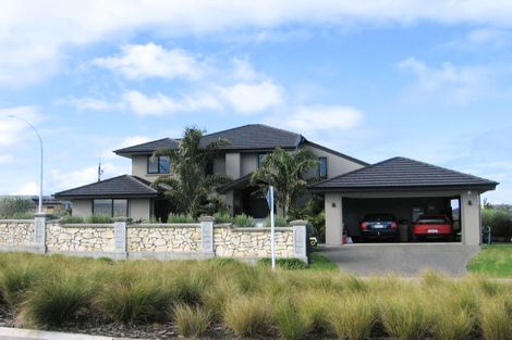 Photo of property in 1 Saint James Drive, Huntington, Hamilton, 3210