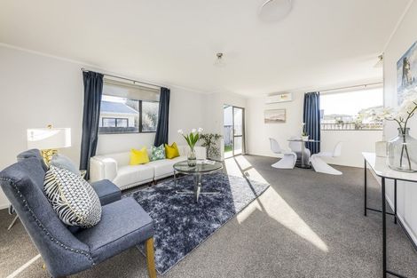 Photo of property in 2/35 Hill Crescent, Papakura, 2110