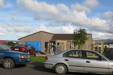 Photo of property in 37 Taioma Crescent, Te Atatu Peninsula, Auckland, 0610